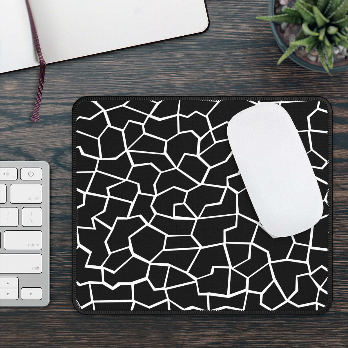 Black & White Giraffe Pattern Gaming Mouse Pad - Desk Cookies